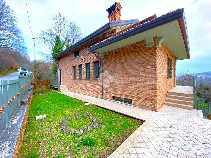 Casa con 6 locali in vendita in Via Demossete, Grottolella