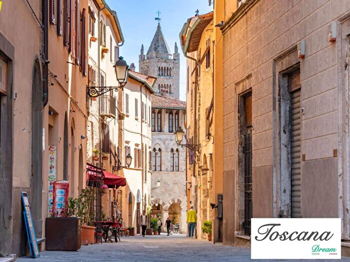 Appartamento con 6 locali in vendita in Massa Marittima