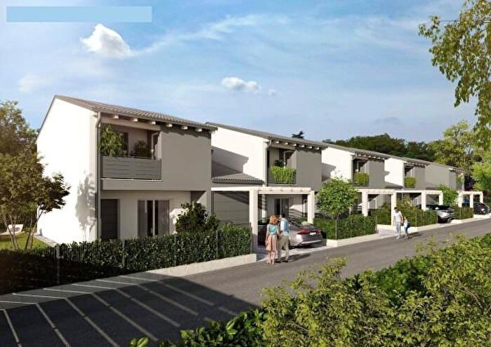 Casa quadrilocale in vendita in Via Vittorio Veneto, Lurago Marinone