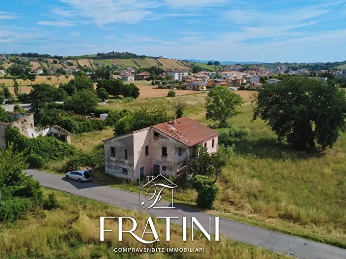 Casa con 10 locali in vendita in Via Cincinnato, Sant'Egidio Alla Vibrata