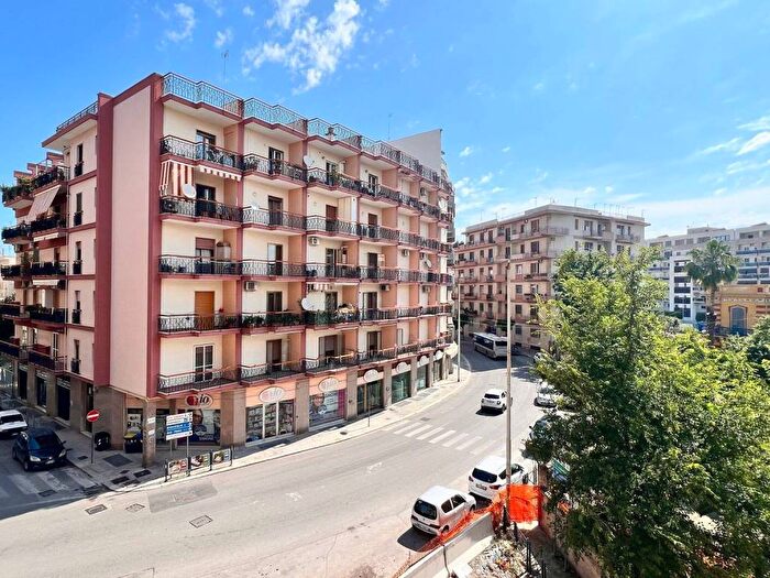Appartamento bilocale in affitto in Via Giuseppe De Robertis, Trani
