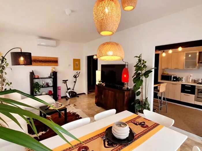 Appartamento trilocale in vendita in Via Tommaseo, Torreglia