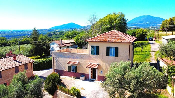 Casa con 5 locali in vendita in Via Sr, Torri In Sabina