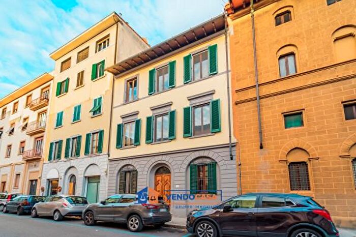 Appartamento con 5 locali in vendita in Via Leonardo da Vinci, Firenze