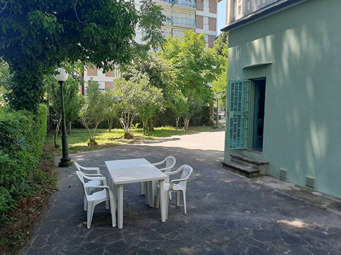 Appartamento trilocale in affitto in Viale dei Mille, Cesenatico Levante, Cesenatico
