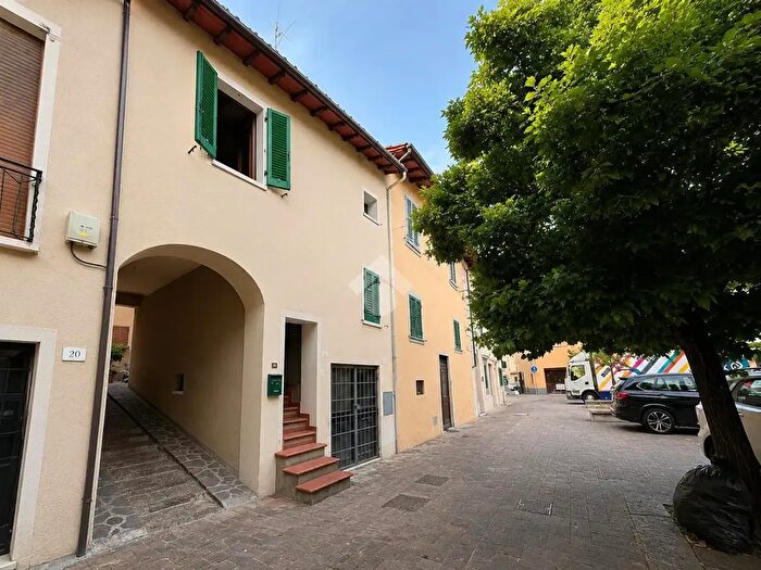 Casa bilocale in vendita in Piazza Ballerini, Campi Bisenzio