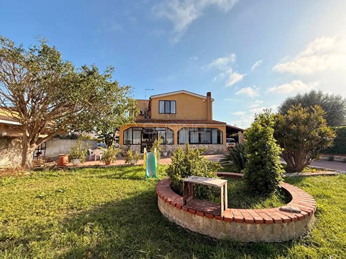 Casa con 6 locali in vendita in Arenella, Siracusa