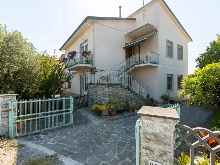 Casa con 6 locali in vendita in Pisa