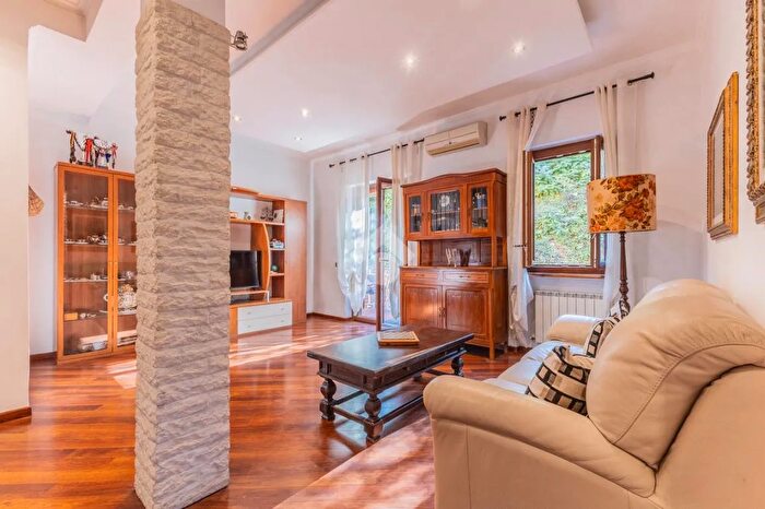 Appartamento quadrilocale in vendita in Via di Ronciglione, Sutri