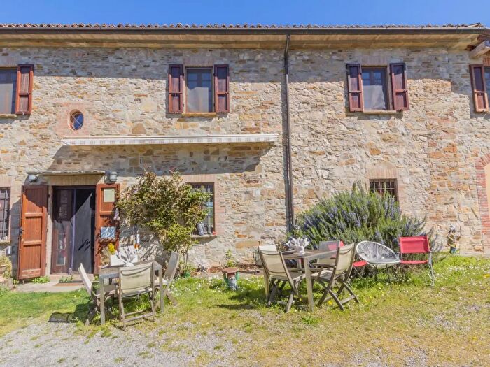 Casa con 15 locali in vendita in Piozzano