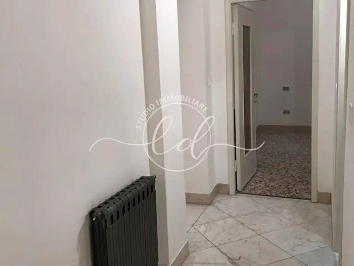 Appartamento con 5 locali in affitto in Carrara