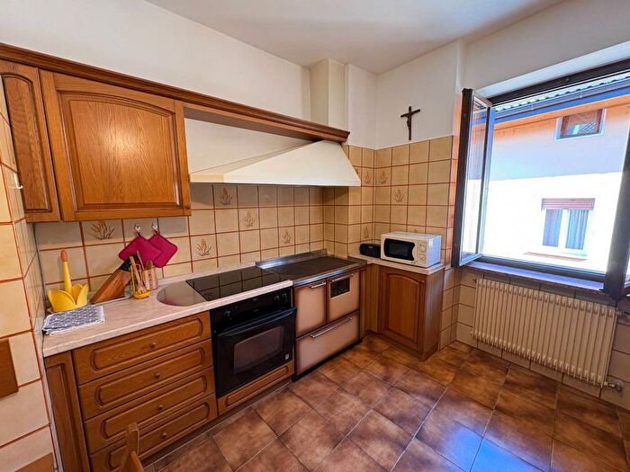 Appartamento con 6 locali in affitto in Via Guglielmo Marconi, Centro, Levico Terme