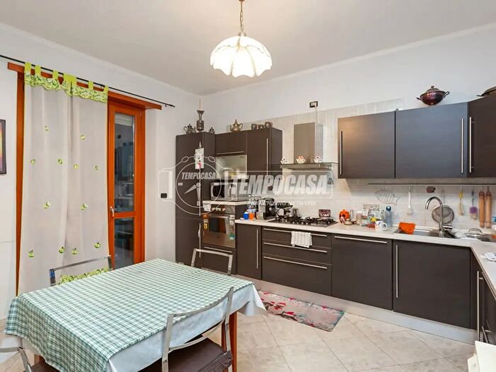 Appartamento trilocale in vendita in Corso Taranto, Torino