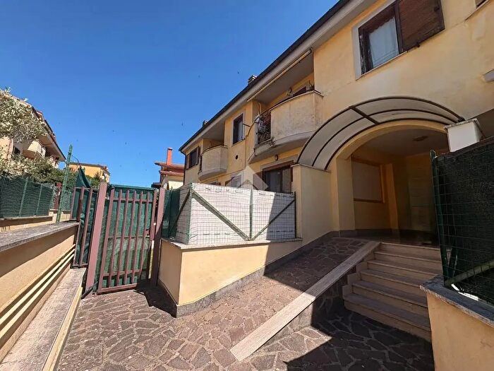 Appartamento trilocale in vendita in Via Manzoni, Lariano