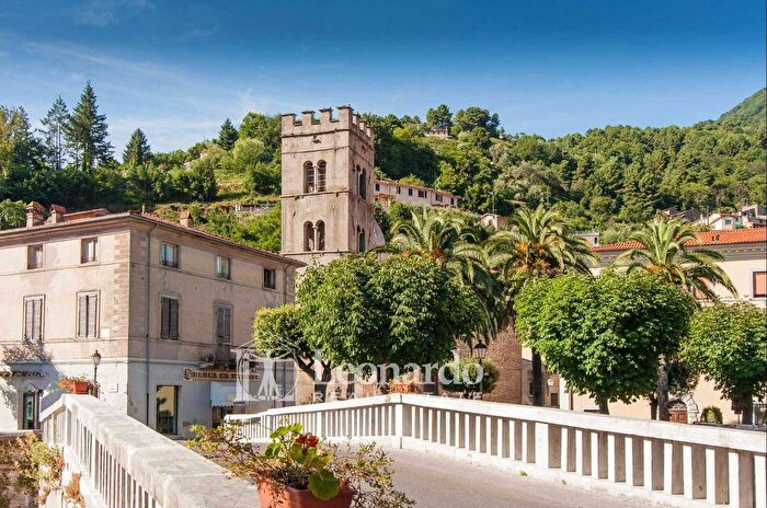 Casa con 5 locali in vendita in Via Monte Altissimo, Seravezza