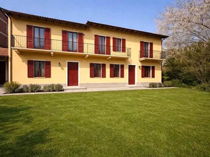 Casa con 6 locali in vendita in Frazione Occhetti, Monteu Roero