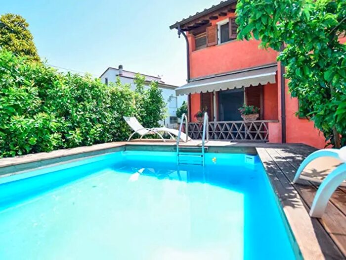 Casa con 6 locali in affitto in Massarosa