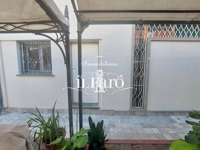 Casa con 6 locali in vendita in Via della Portichina, Terminetto Migliarina, Viareggio