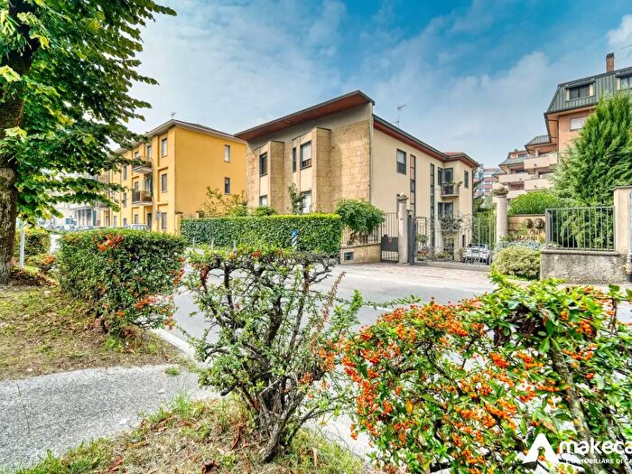 Appartamento con 5 locali in vendita in Via Cesare Battisti, Melegnano