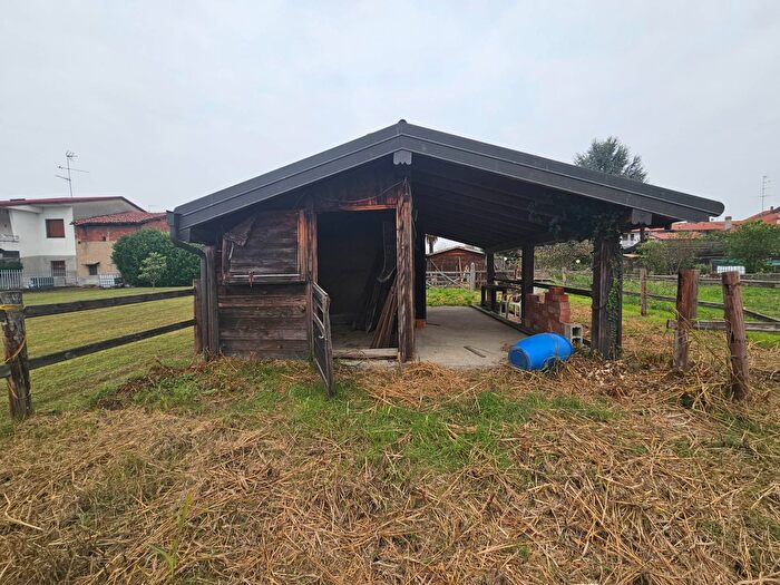 Casa monolocale in vendita in Via Lanca, Oleggio