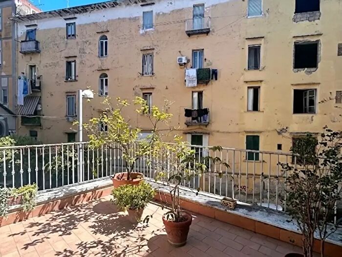 Appartamento quadrilocale in vendita in Salita San Raffaele, Napoli