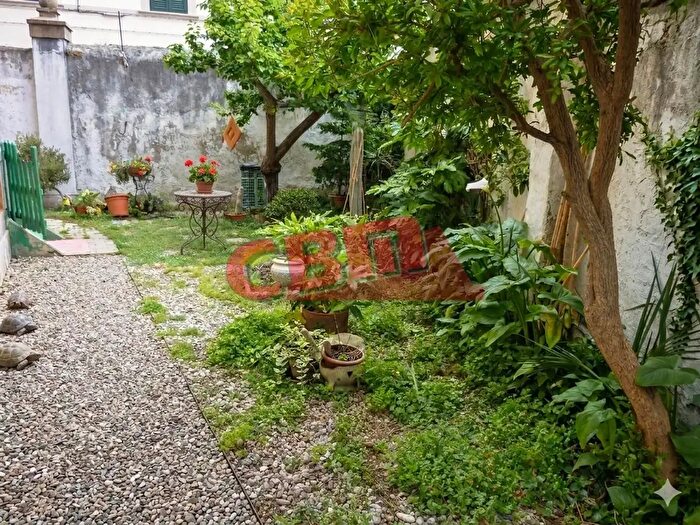 Appartamento con 5 locali in vendita in Livorno