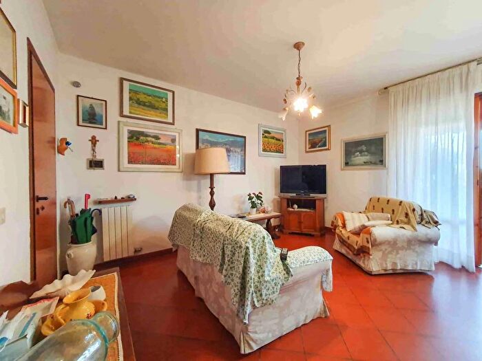 Appartamento quadrilocale in affitto in Via Provinciale, Centro, Forte dei Marmi