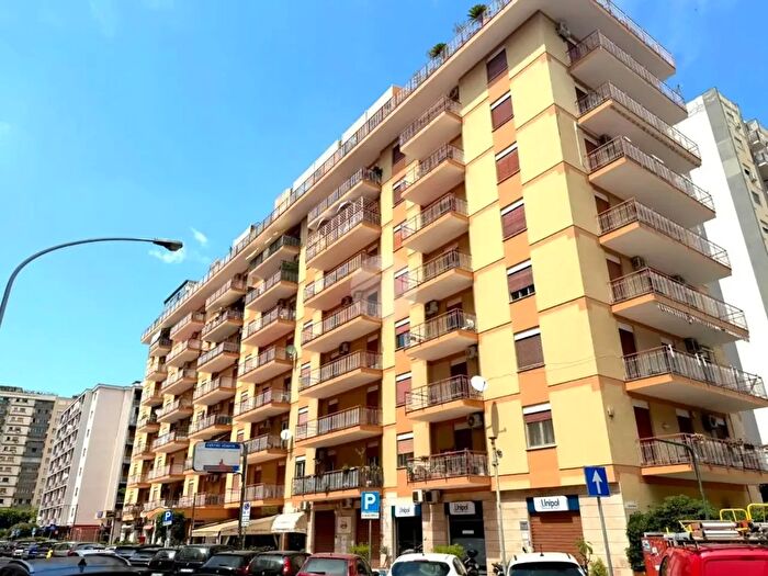 Appartamento con 5 locali in vendita in Via Domenico Lancia di Brolo, Palermo