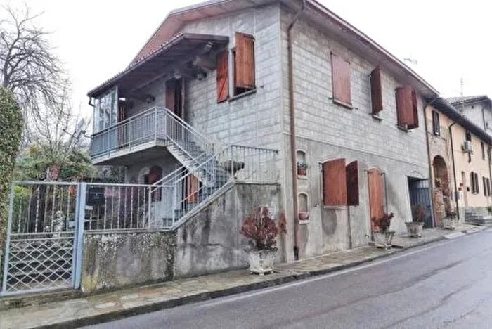 Casa trilocale in vendita in Via Giuseppe Garibaldi Santa Maria della Versa, Santa Maria Della Versa