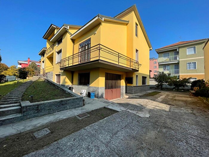 Casa con 5 locali in vendita in Viale Europa, Melzo