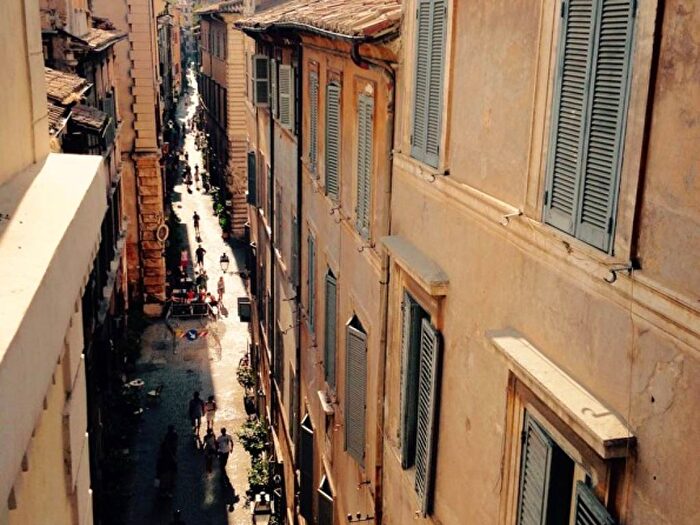 Appartamento quadrilocale in affitto in Arco della Pace, Piazza Navona, Roma