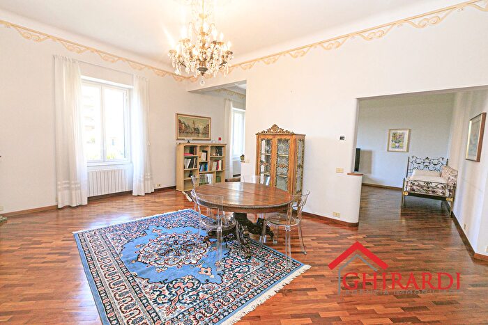 Appartamento con 5 locali in affitto in Via Don Luigi Perrone, Genova