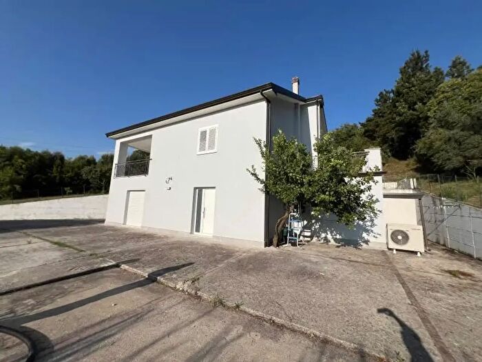 Appartamento con 5 locali in vendita in Contrada San Felice Snc, Cicerale