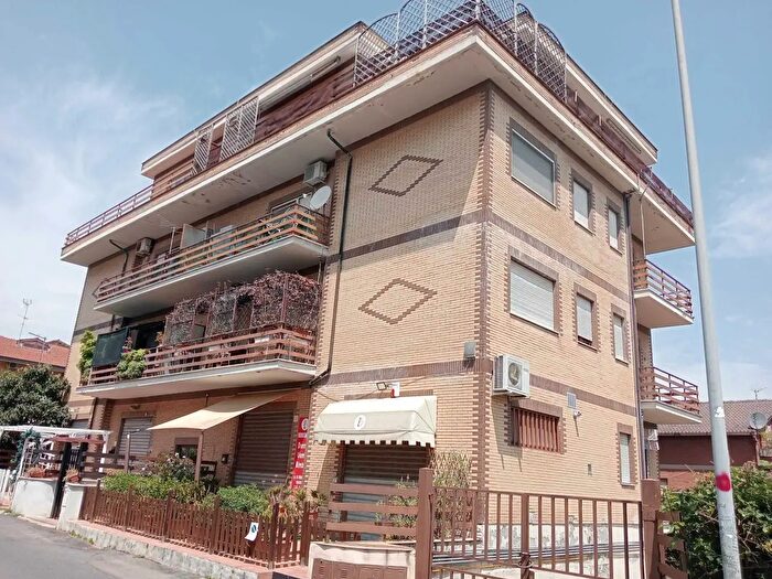 Appartamento trilocale in vendita in Via Giuseppe Belardinelli, Roma