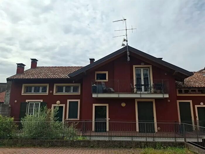 Appartamento bilocale in vendita in Via Coppola, Civate