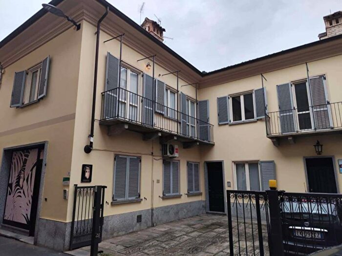 Case in Vendita e in Affitto - 3