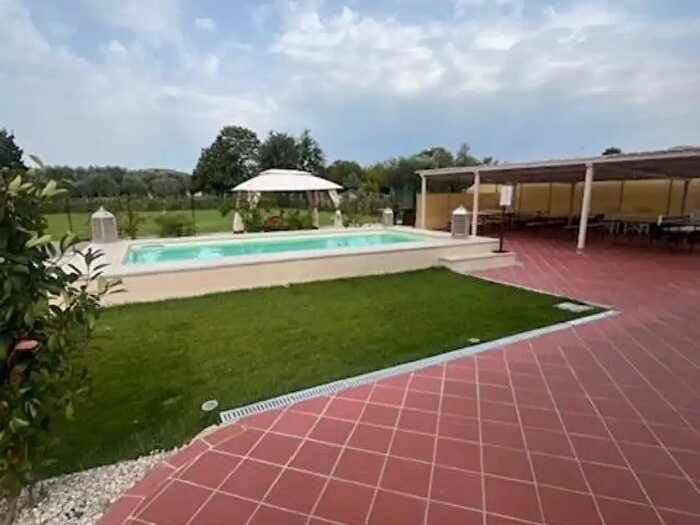 Appartamento trilocale in affitto in Carrara