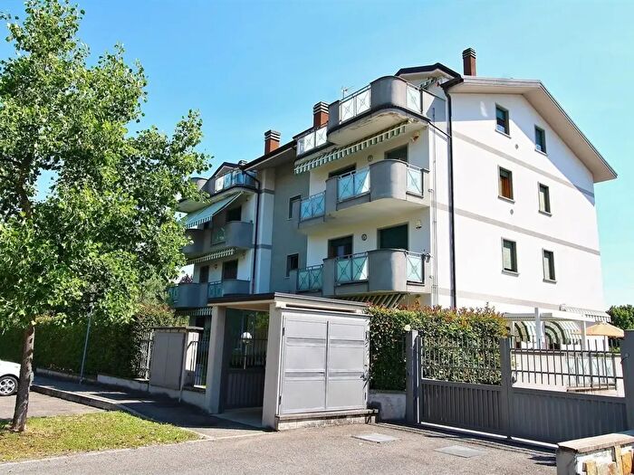 Appartamento trilocale in vendita in Via Madre Teresa di Calcutta, Canegrate