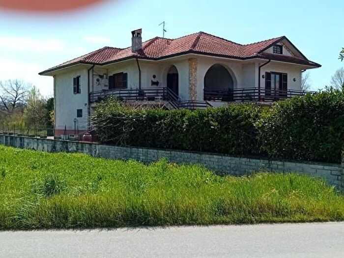 Casa con 6 locali in vendita in Via Salceto, Sora