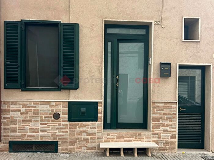 Casa trilocale in vendita in Via Brindisi, Grottaglie
