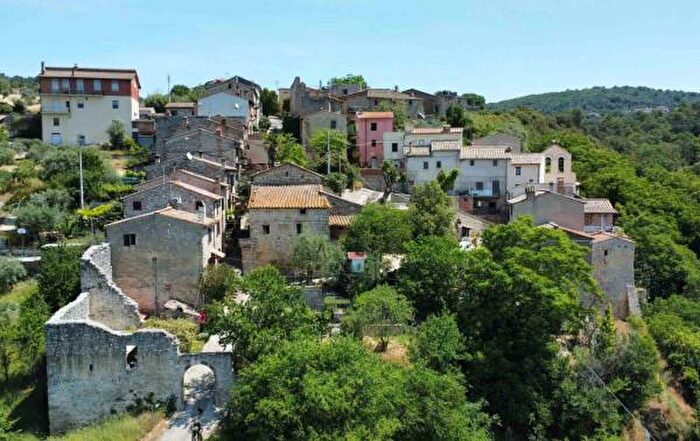 Casa con 6 locali in vendita in Strada di Fongalle, Narni