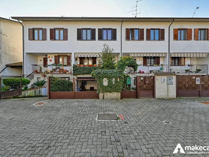 Casa quadrilocale in vendita in Via Mozart, Mulazzano