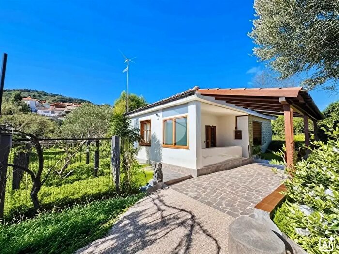 Casa trilocale in vendita in Contrada Crocefisso, Santa Marina