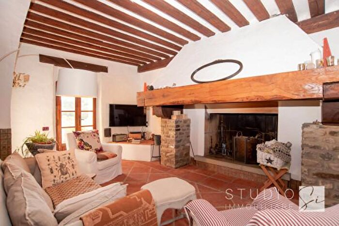 Casa con 6 locali in vendita in Via dei Ciuti, Pistoia