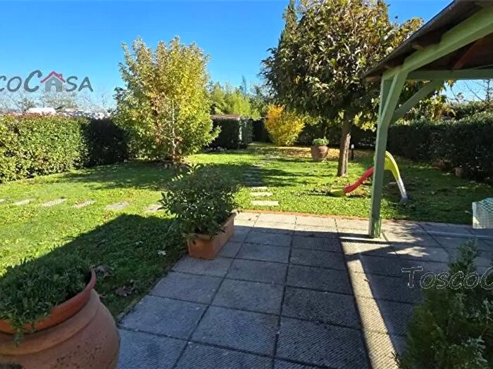 Casa con 7 locali in vendita in Fucecchio