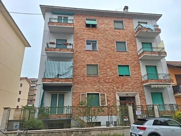 Appartamento quadrilocale in vendita in Via Candido Poggio, Casale Monferrato