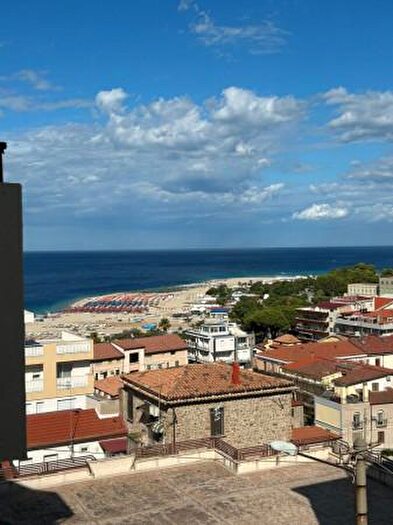 Appartamento trilocale in affitto in Via Giuseppe Verdi, Soverato