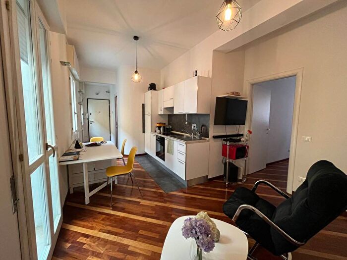 Appartamento trilocale in affitto in Via Giovanni Battista Morgagni, Centro Storico, Bologna