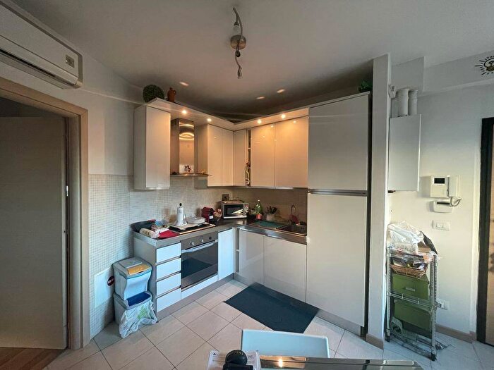 Appartamento trilocale in affitto in Via Vittorio Gui, Porta al Prato San Jacopino, Firenze