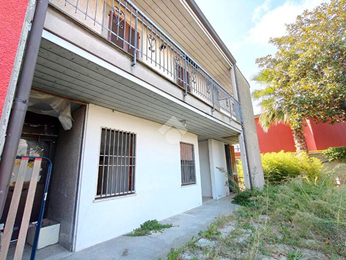 Appartamento con 10 locali in vendita in Via Faentina, Ravenna